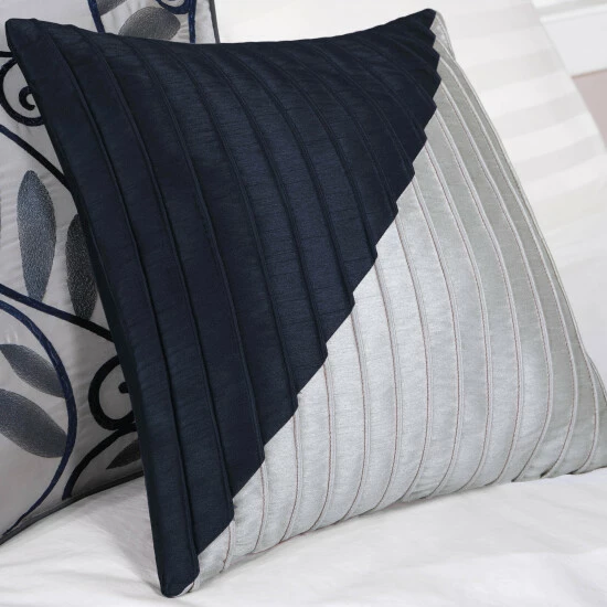 New ๐ Madison Park Amador Navy Comforter Set โค๏ธ 5 New ๐ Madison Park Amador Navy Comforter Set โค๏ธ - Image 3